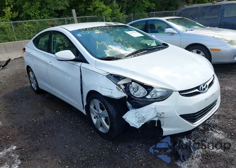 2013 Hyundai Elantra Gls z USA, uszkodzony, nr VIN 5NPDH4AE6DH398335